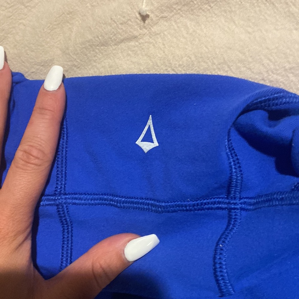 Ivivva Zip up - Picture 2 of 4